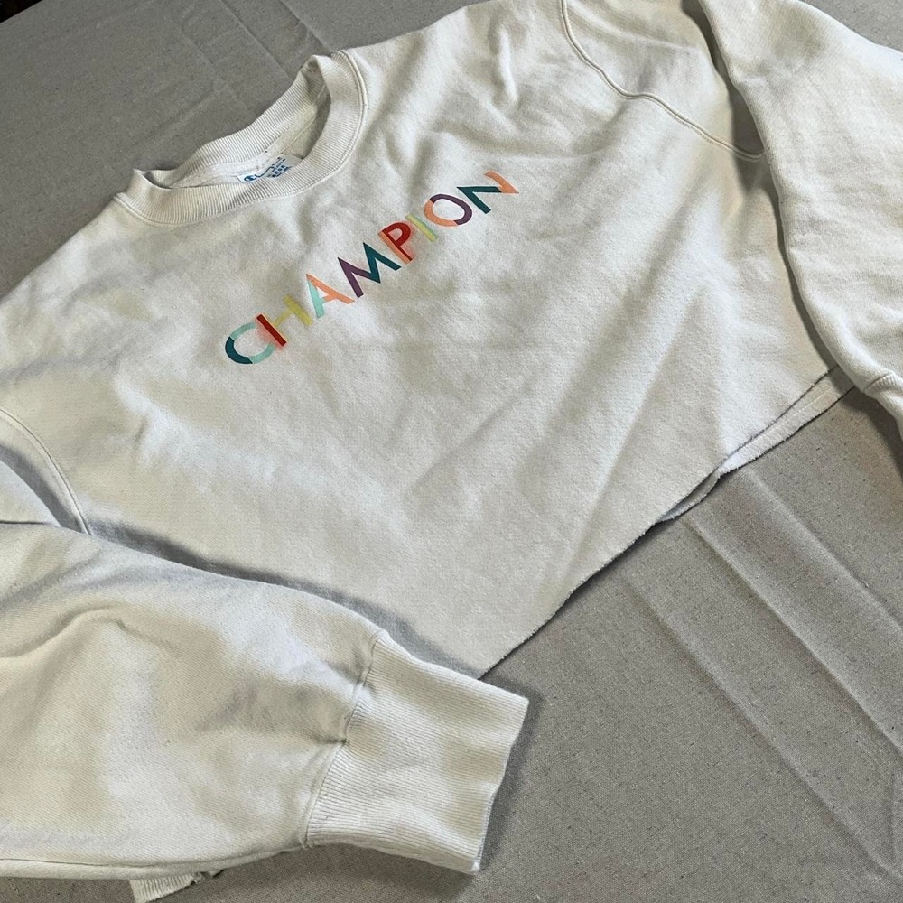 VTG Womens Champion Reverse Weave Distressed Spellout Cut Off Sweatshirt (XL)